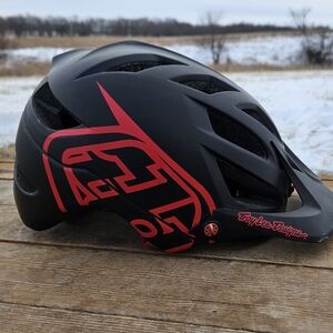 Troy Lee Designs A1 MIPS Mountain Bike Helmet Black/Red XL/2XL 60-62 cm